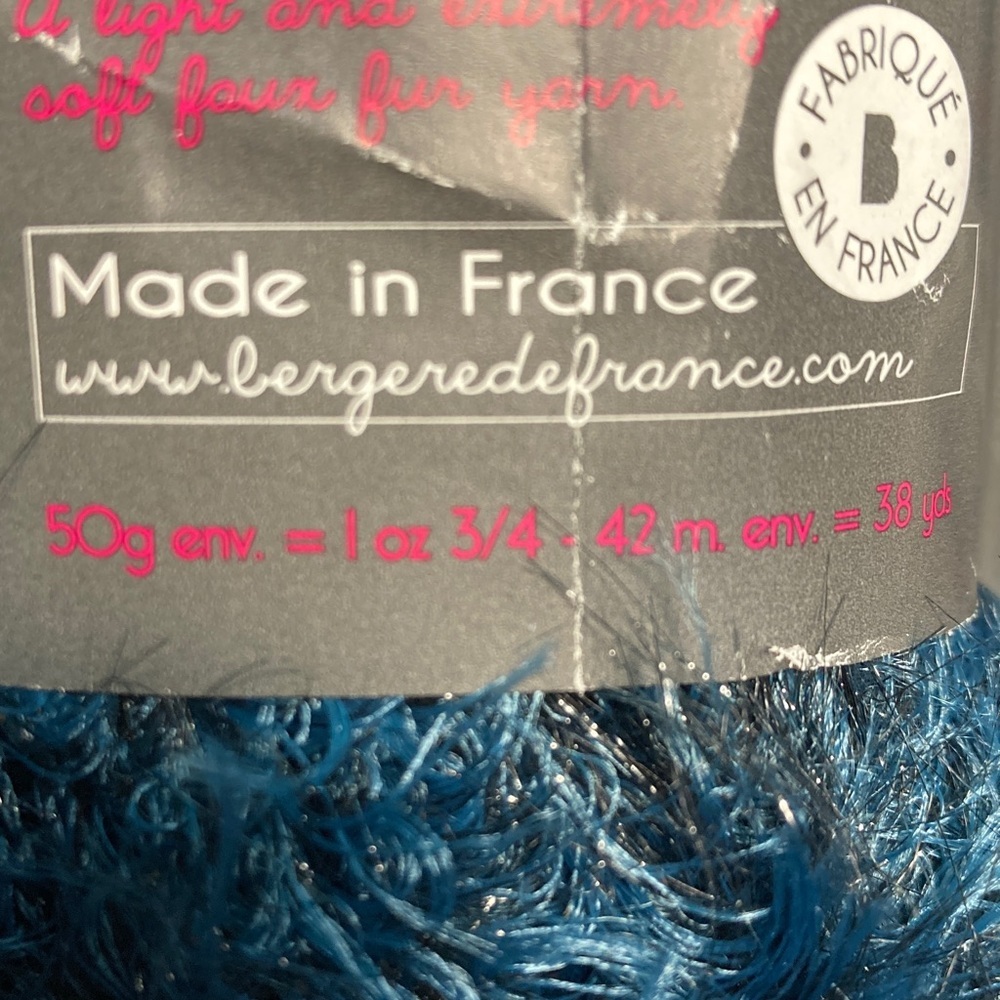 10 NWT Bergere de France Soft Faux Fur Yarn Color Petrole ALL‎ Lot L9975 - Picture 5 of 15